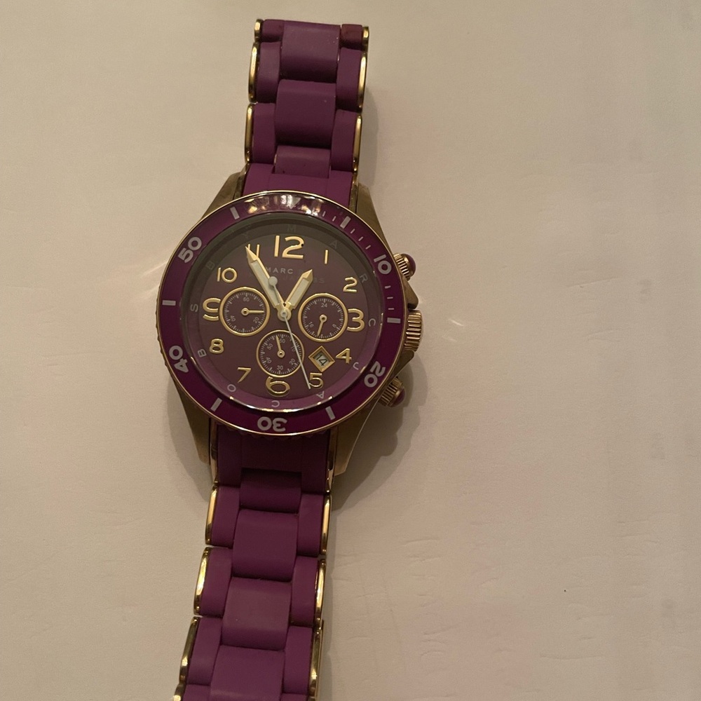 Marc Jacobs watch. Needs a battery.